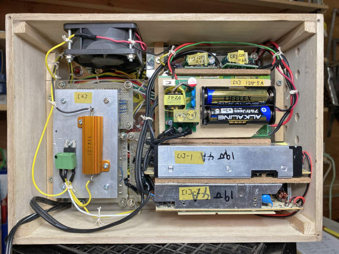 撮影:2025.08.01 電気工作用電源