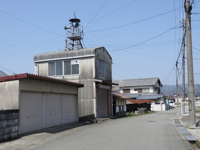 屋根上型火の見櫓写真