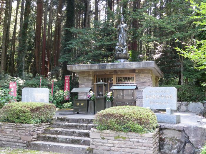 丹波篠山市今田町下小野原/二老山和田寺楽寿観音写真