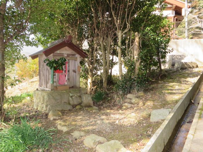 丹波篠山市今田町本荘/本荘住吉神社子安地蔵写真