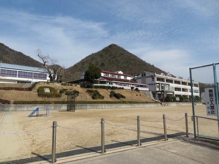 丹波篠山市今田町下小野原/今田小学校写真