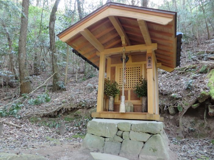 丹波篠山市油井/大歳神社祖霊社写真