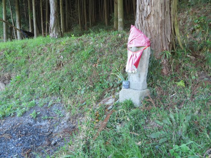 丹波篠山市油井/酒井氏盛宝篋印塔地蔵菩薩写真