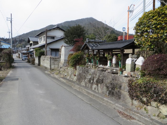 丹波篠山市不来坂/賽の地蔵写真