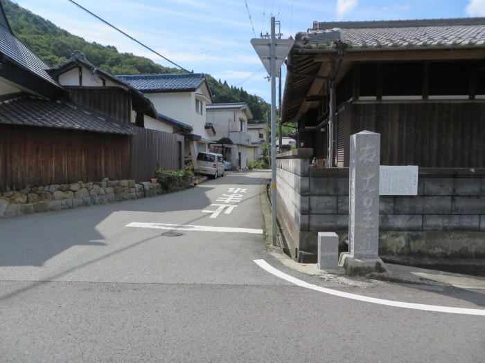 丹波篠山市古市/道しるべ写真