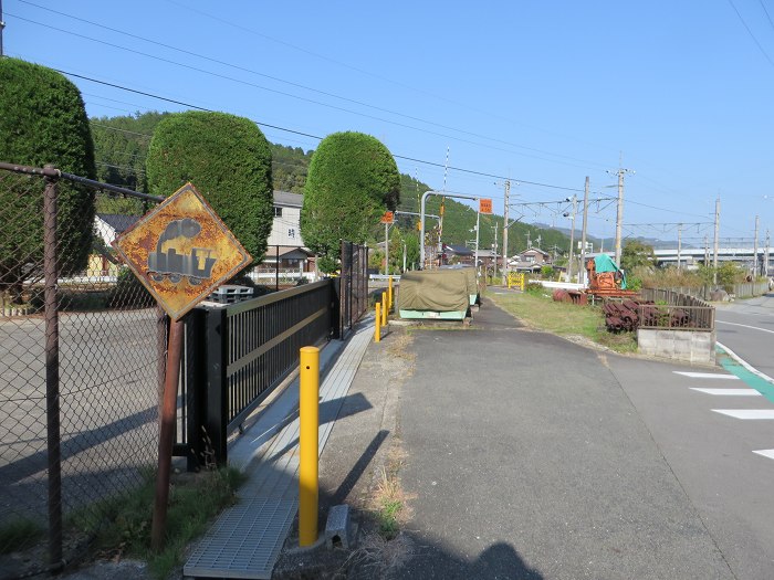 丹波篠山市波賀野/踏切あり標識写真