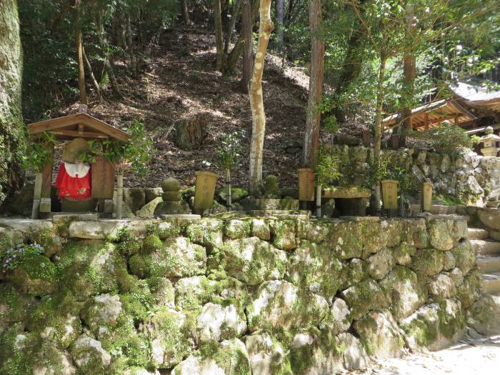 丹波篠山市住山/厄八幡神社子安地蔵菩薩写真