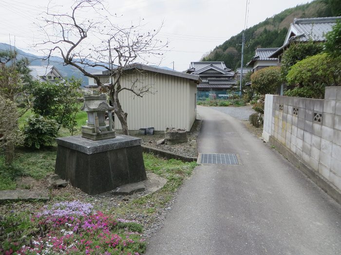 丹波篠山市犬飼/祠写真