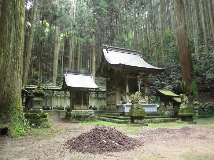 丹波篠山市初田/八柱神社写真