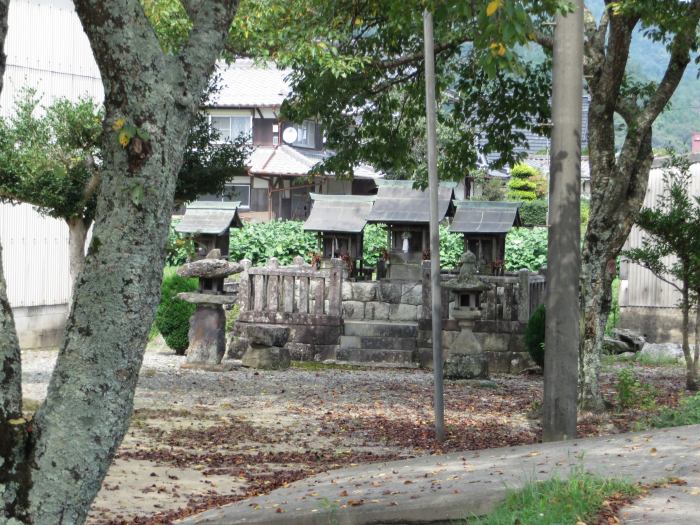 丹波篠山市真南条中/祠写真