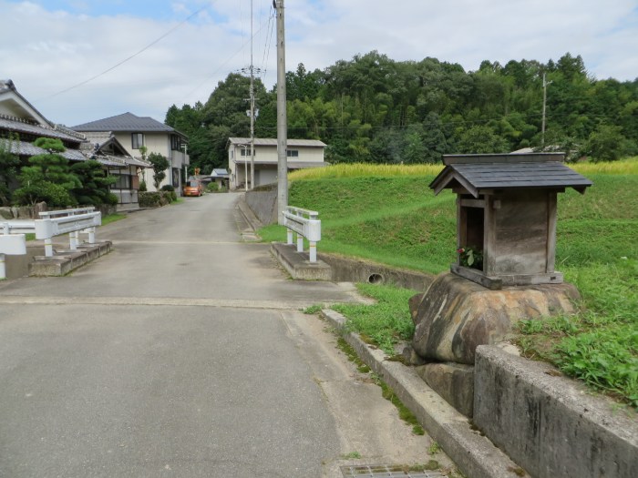 丹波篠山市真南条中/祠写真