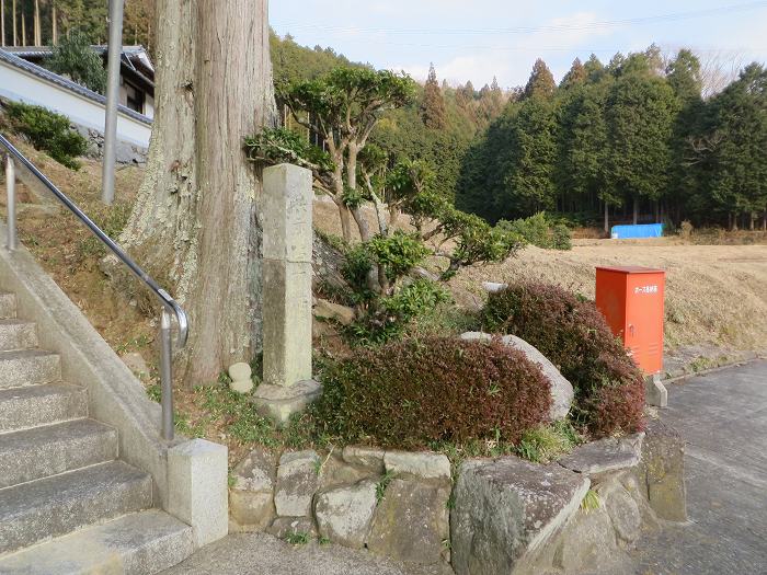 丹波篠山市小枕/花興山谷松寺禁葷酒塔写真