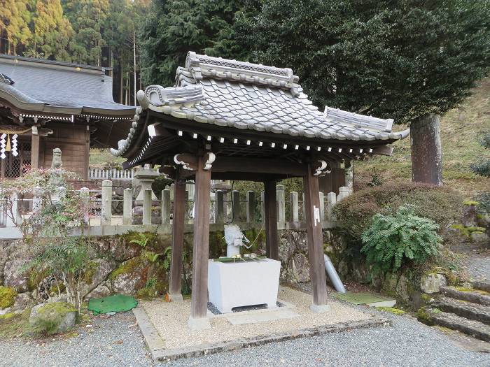 丹波篠山市小枕/春日神社手水舎写真