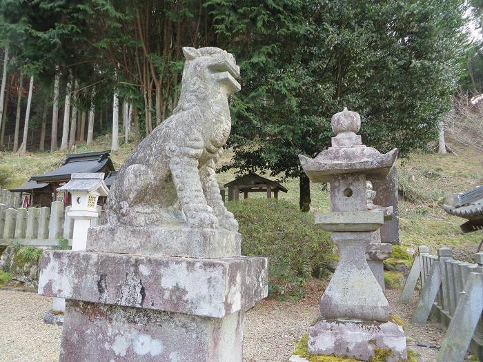 丹波篠山市小枕/春日神社狛犬写真