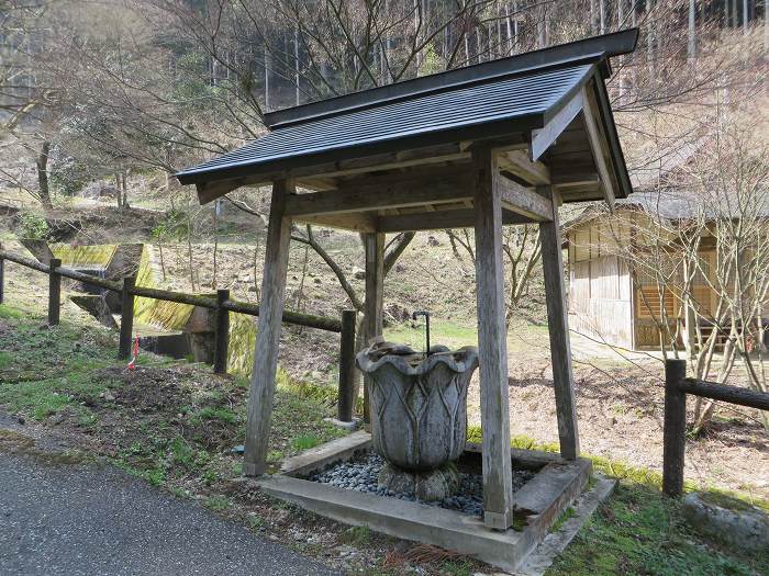 丹波篠山市味間南/松尾山文保寺手水舎写真