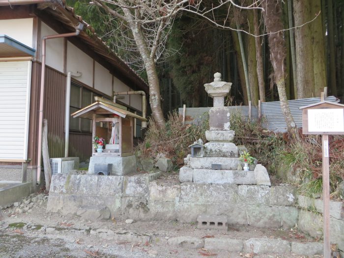 丹波篠山市大沢/千首塚写真