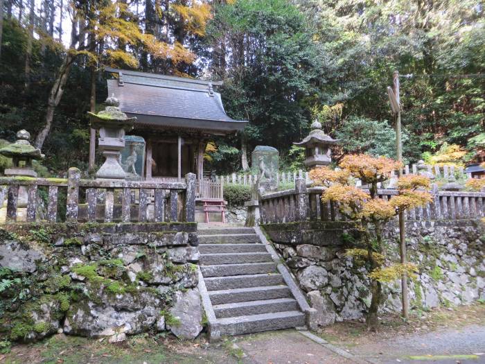 丹波篠山市谷山/稲荷神社社殿写真