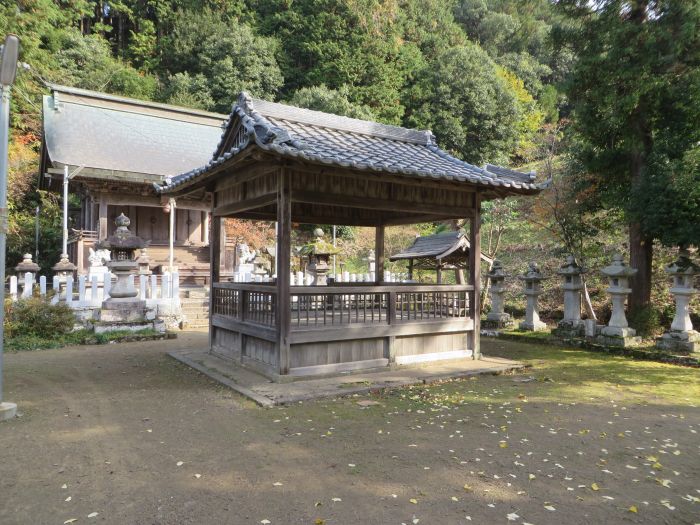 丹波篠山市岩崎/春日神社本殿写真