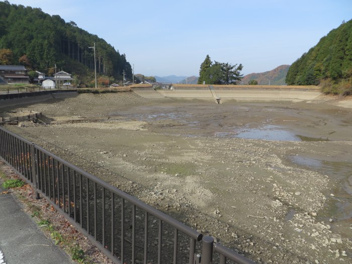 丹波篠山市岩崎/岩崎奥池写真