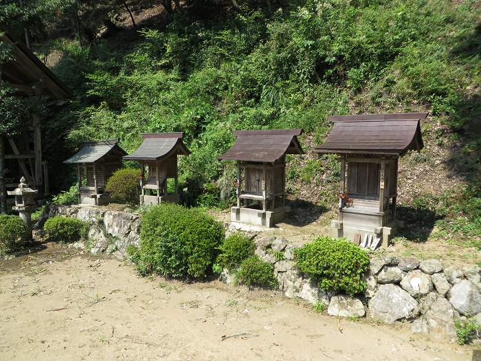 丹波篠山市曽地奥/八幡神社摂社写真