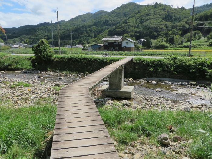 丹波篠山市後川中/一人用の橋写真