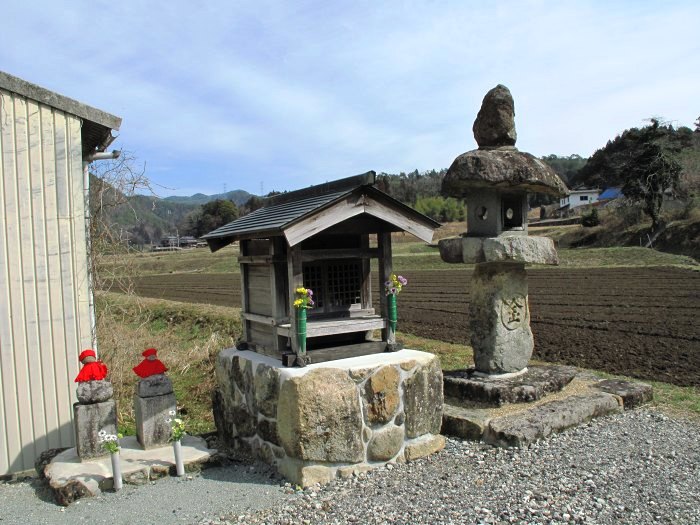 丹波篠山市後川中/地蔵・灯籠写真