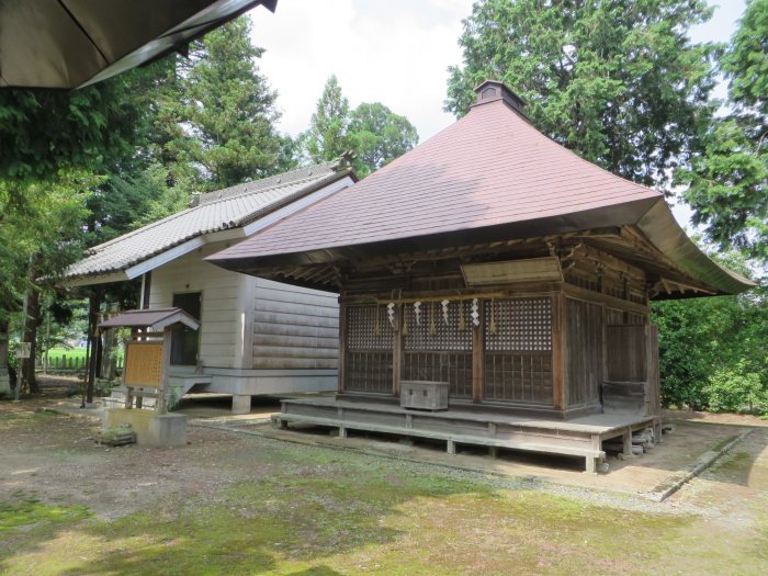 丹波篠山市日置/磯宮八幡神社仏像庫と護摩堂写真