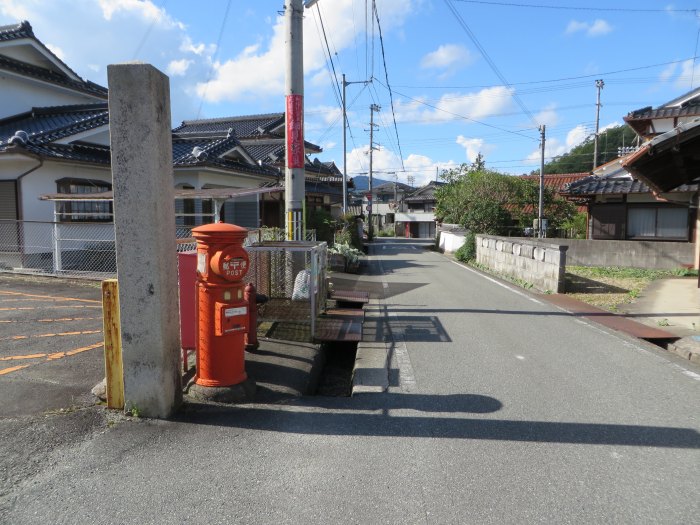 丹波篠山市日置/丸ポスト写真