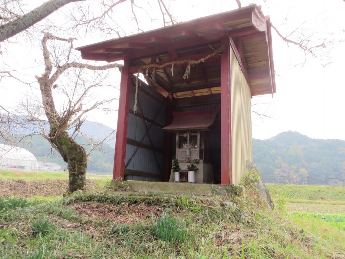 丹波篠山市上宿/稲荷神社覆屋写真