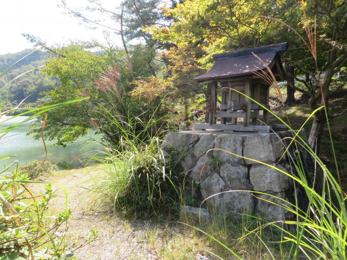 丹波篠山市川原/八幡谷ダム祠写真