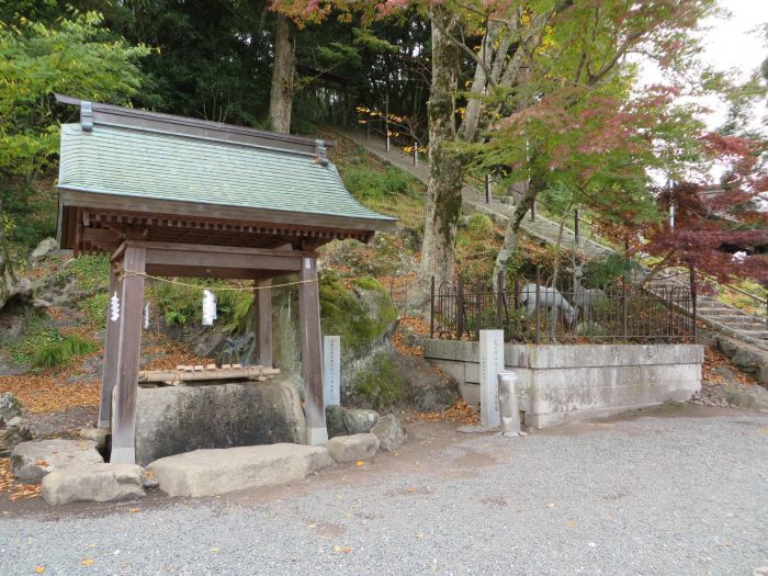 丹波篠山市黒岡/春日神社手水舎写真