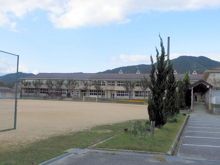 丹波篠山市東浜谷/岡野小学校写真