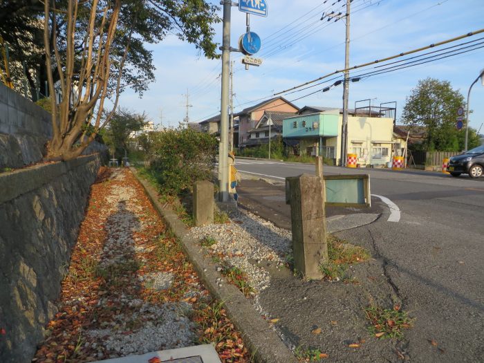 丹波篠山市郡家/道路元標・道しるべ写真