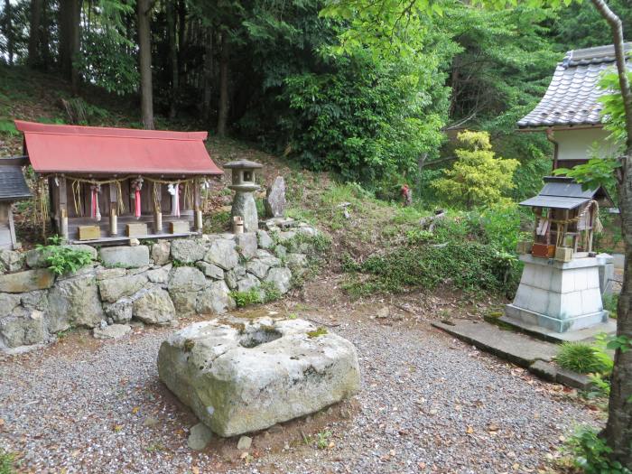 丹波篠山市寺内/鳥居か宝塔真柱の礎石写真