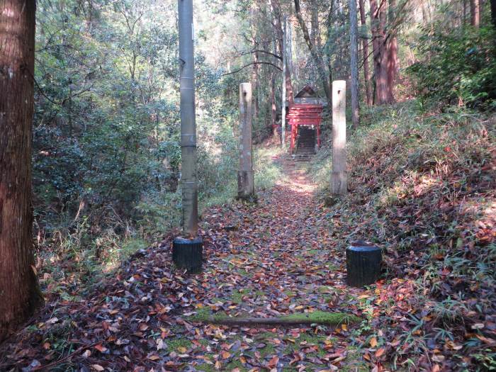 丹波篠山市春日江/稲荷神社写真