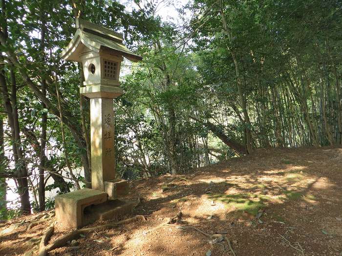 丹波篠山市春日江/熊按神社写真