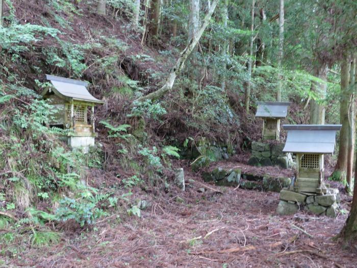 丹波篠山市荒子新田/荒子不動尊写真