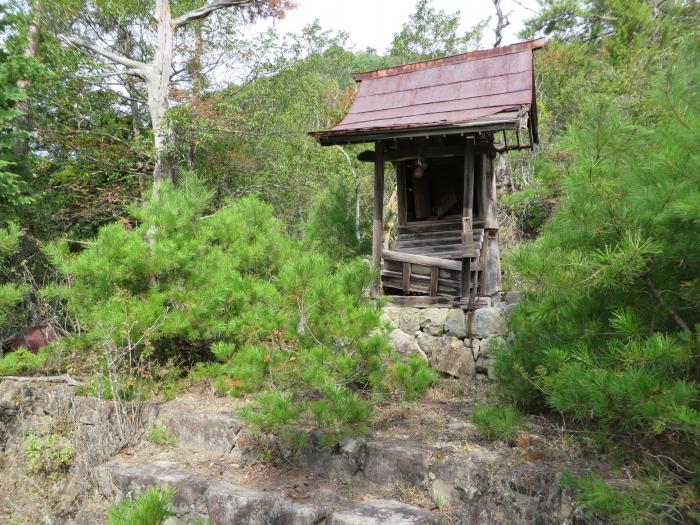 丹波篠山市瀬利/八百里稲荷神社写真