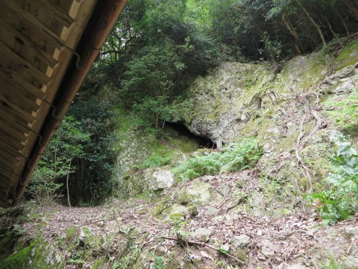 丹波篠山市藤岡奥/岩屋観音洞穴写真