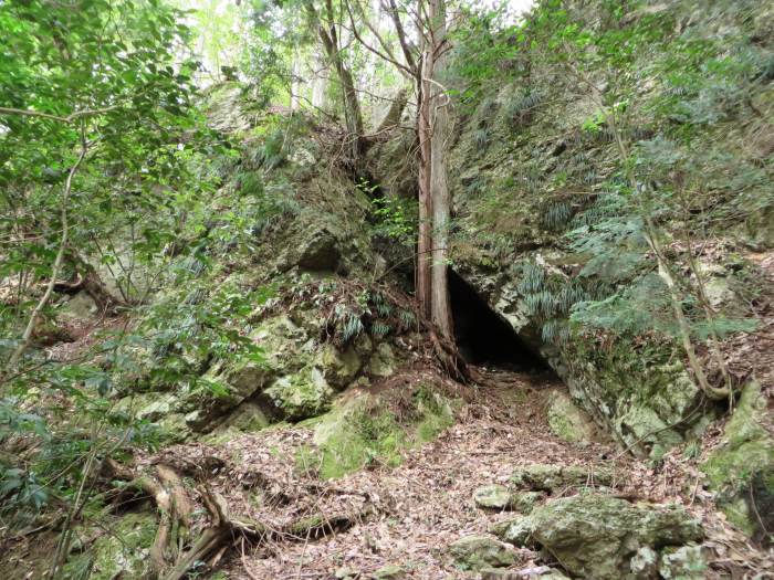 丹波篠山市火打岩/承明門院供養塔写真