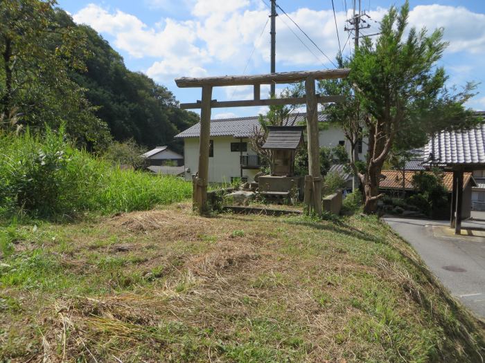 丹波篠山市下板井/祠写真