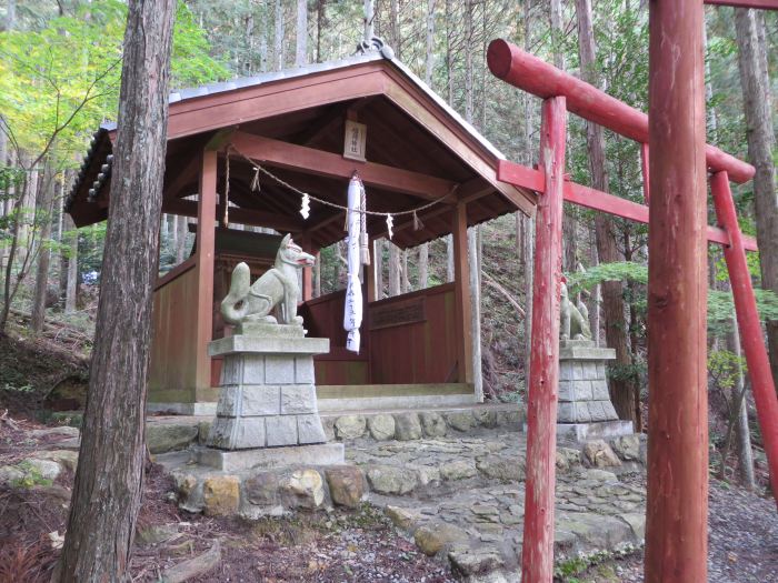 丹波篠山市本郷/稲荷神社写真