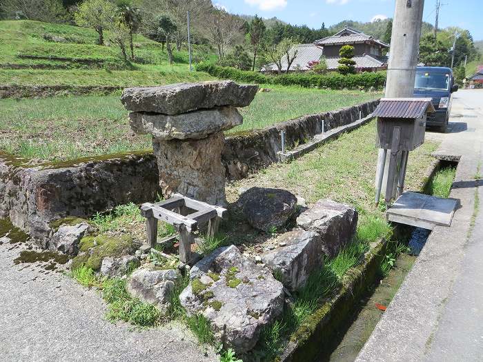 丹波篠山市本郷/灯籠写真