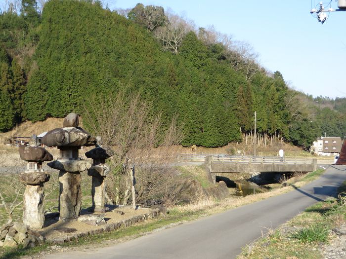 丹波篠山市奥県守/灯籠写真