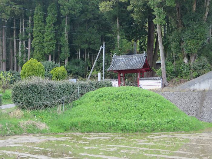 丹波篠山市東本荘/洞光寺古墳写真