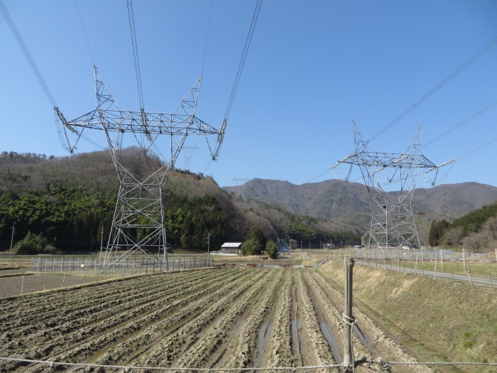 丹波篠山市中/送電鉄塔写真