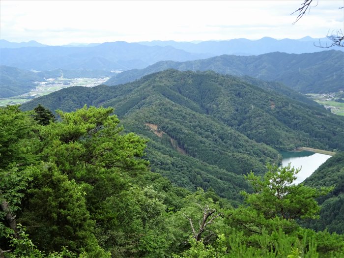 丹波市市島町徳尾/岩倉山