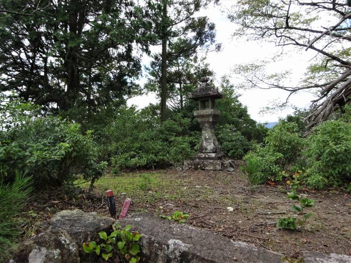 丹波市氷上町谷村/白山