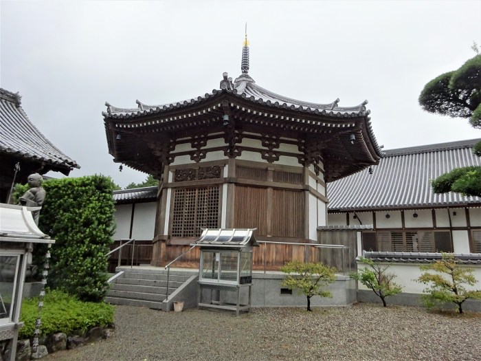 板野郡板野町羅漢林東/無尽山地蔵寺