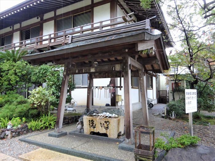 板野郡上板町引野寺ノ西北/温泉山安楽寺